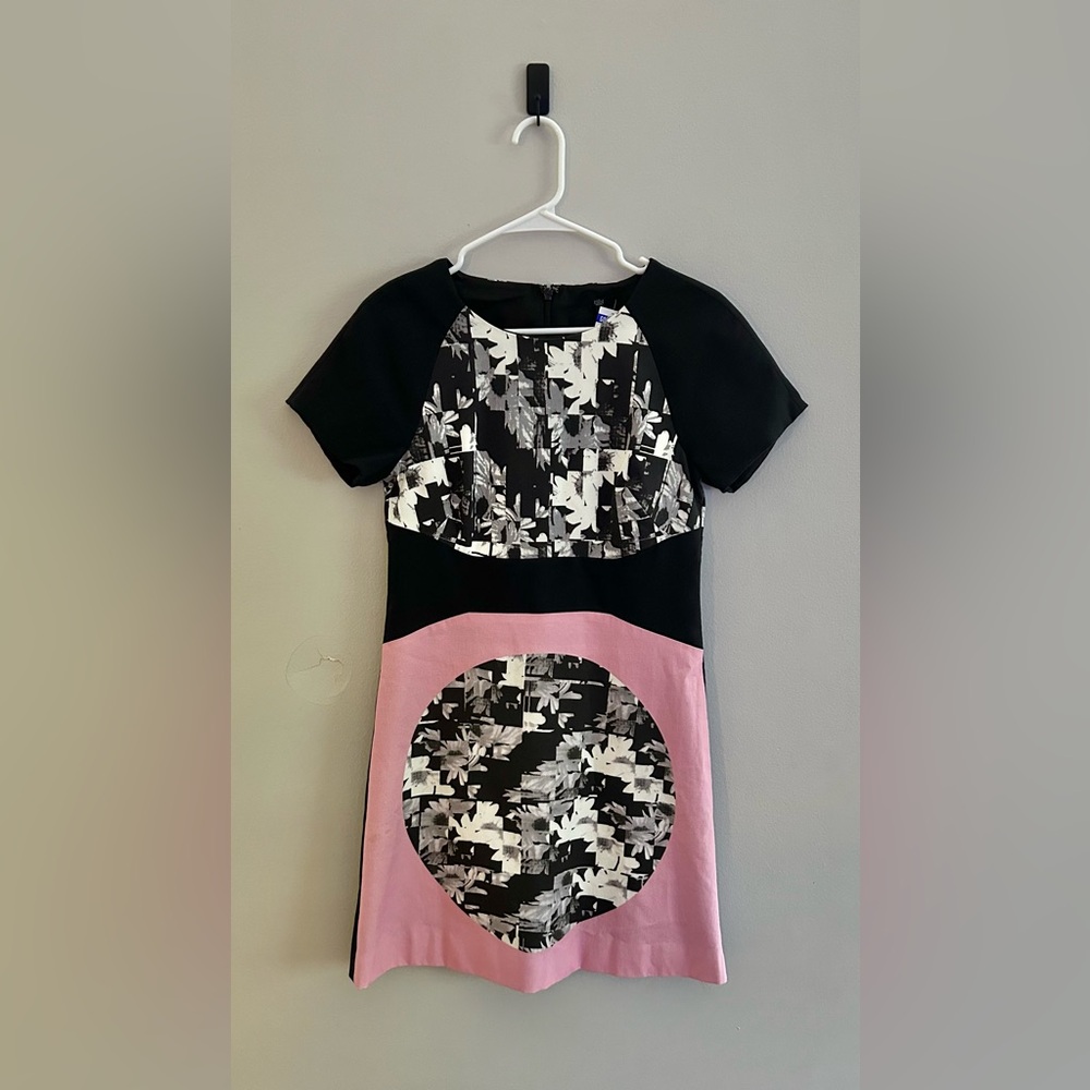 Tibi Arel Floral Print Mini Shift Dress LV5 Black/Pink |Size 6 - Picture 2 of 9